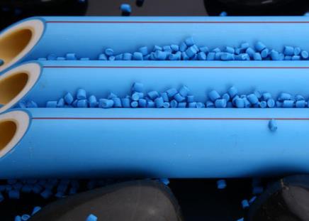 熱熔藍色管可以接熱水嗎?別嚇我!請分清后再操作 熱熔藍色管可以接熱水嗎?別嚇我!請分清后再操作